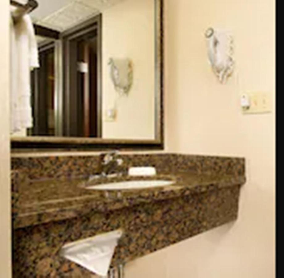 Hotel Lotus Kansas City Merriam Ngoại thất bức ảnh