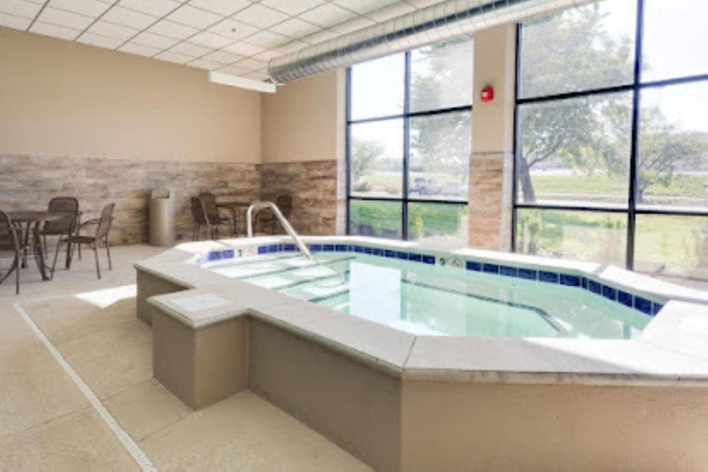 Hotel Lotus Kansas City Merriam Ngoại thất bức ảnh